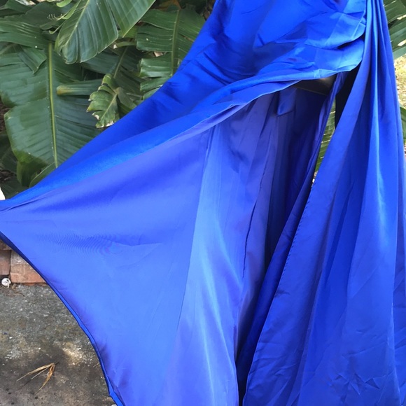 Side slit formal gown - Picture 9 of 12